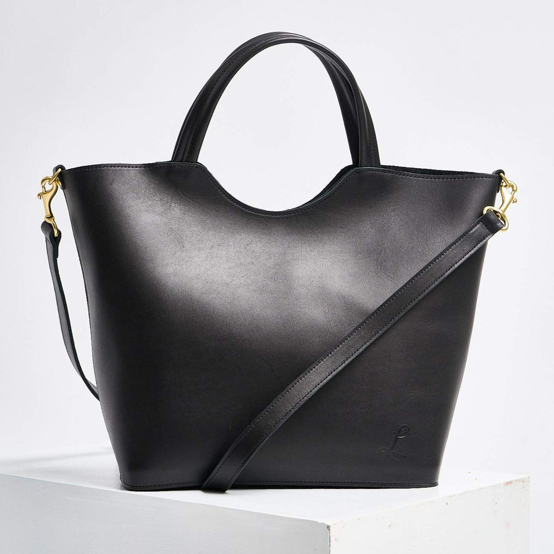 バッグ Scoop and Escape Large Tote HLT Scoop and Escape Large Tote